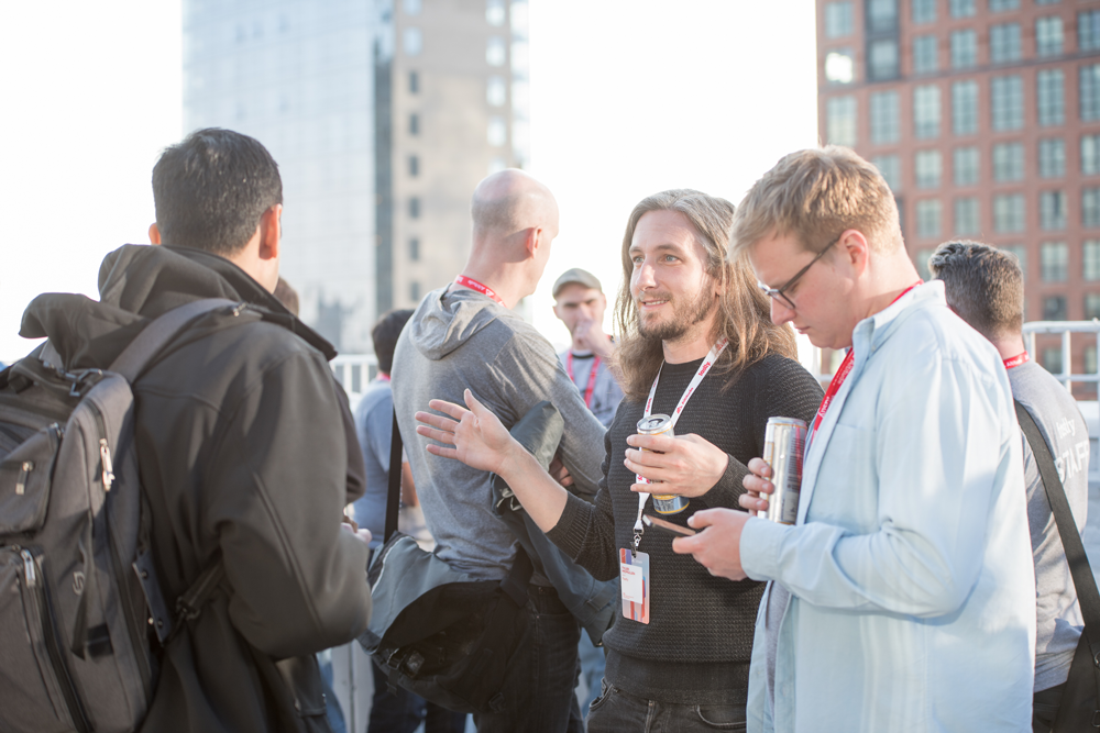 cocktails-on-the-roof-at-Altitude-NYC